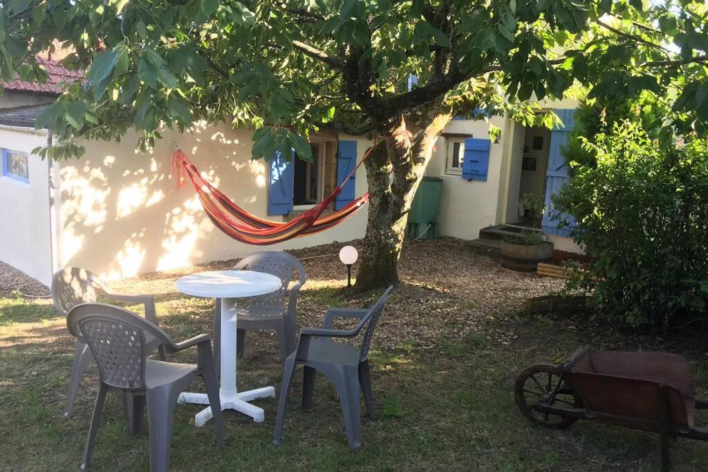 Maisonnette De Charme Climatisee La Machine Exterior foto